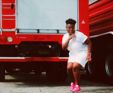Teni – Wait [Lyrics]