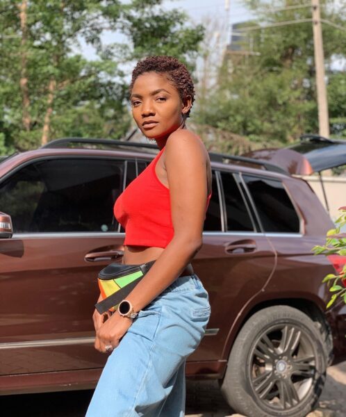 Simi Replies Fan who Dragged Her for Not Doing Giveaway