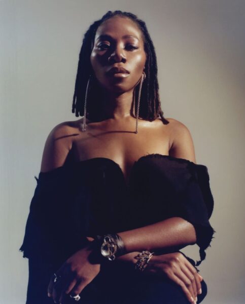 a Compliments Simi's Latest Album; Omo Charlie Champagne