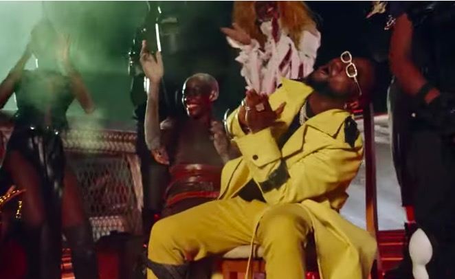 Davido ft. Wurld, Naira Marley, Zlatan Sweet in the Middle Video Download