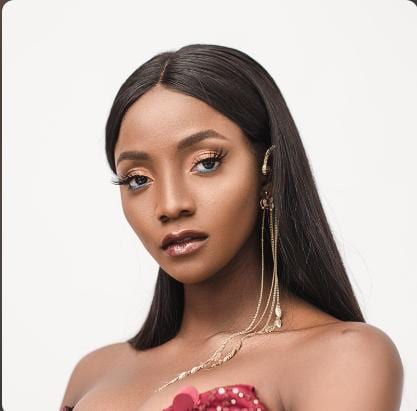 Simi Advises Women on What to do if They Want to Progress