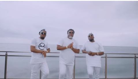 Larry Gaaga – Owo Ni Koko ft. Umu Obiligbo Video Download Mp4