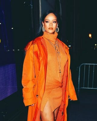 Rihanna officially declared as a Billionaire