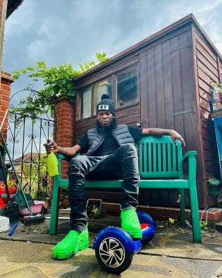 5 Reasons why Seyi Vibez will continue to gain momentum on the street