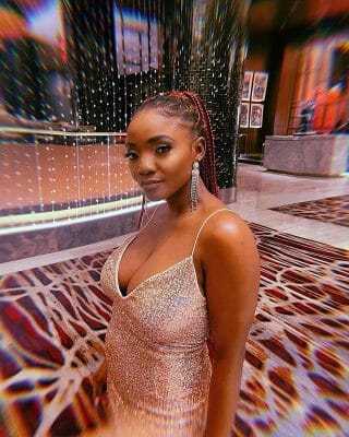 Simi steady holding it down with unique vocals and great lyrics