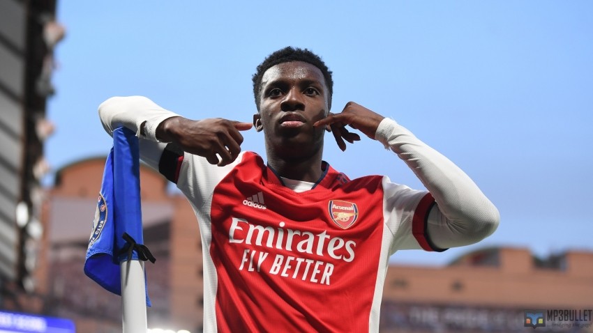 Watch Nketiah hero's welcome in Ghana despite declining a World Cup offer.