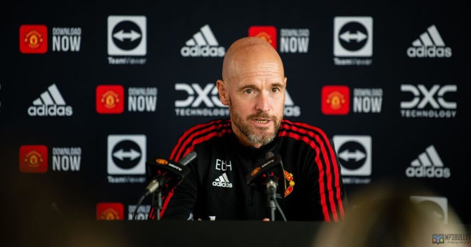 Erik ten Hag talks about the striker Man United plans to sign in January.