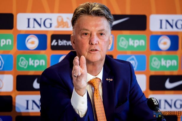 Louis van Gaal reacts to Memphis Depay over Cody Gakpo request