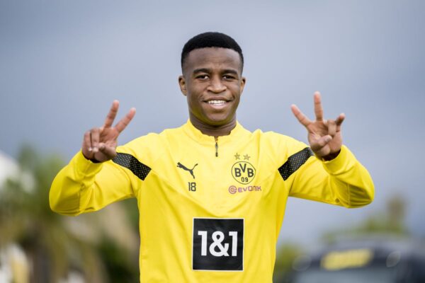 Youssoufa Moukoko agrees to sign a new deal with Borussia Dortmund.
